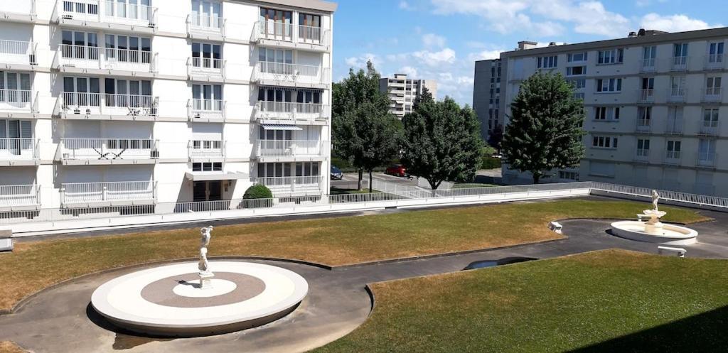 Appartement Lumineux Idealement Situe A Proximite De Musees Equipements Sportifs Salle De Spectacle Commerces 凯恩 外观 照片